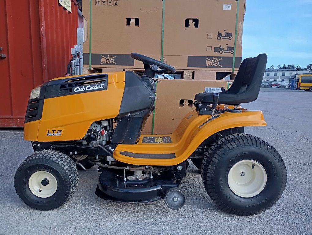 Begagnad Cub Cadet LT2 NS96 1 Begagnad Cub Cadet LT2 NS96, bild 1