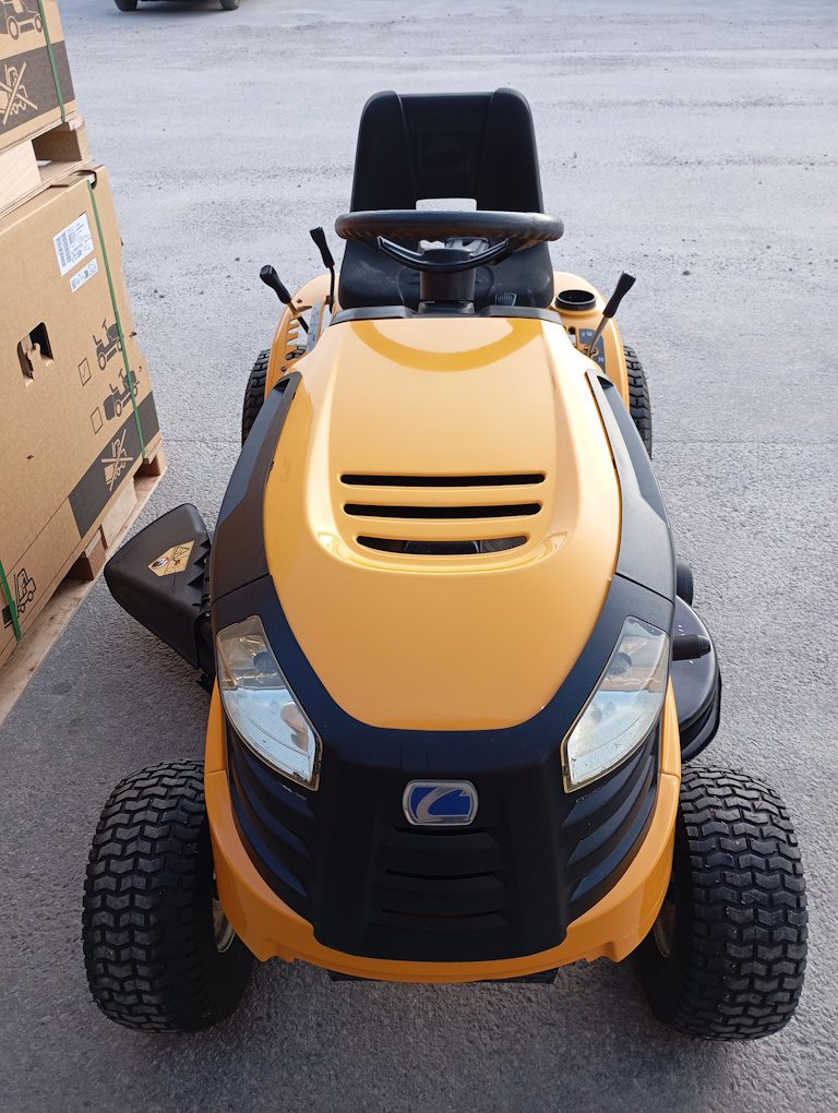 Begagnad Cub Cadet LT2 NS96 2 Begagnad Cub Cadet LT2 NS96, bild 3
